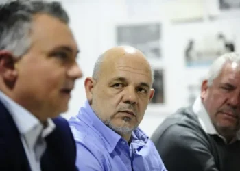 Pareja toma el control del bloque libertario en el Senado bonaerense