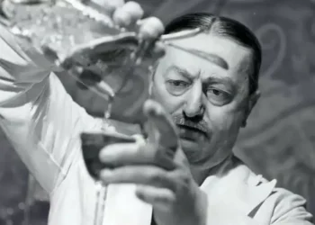 Un bar como escaparate de una sociedad rota: Philippe Collin presenta El barman del Ritz