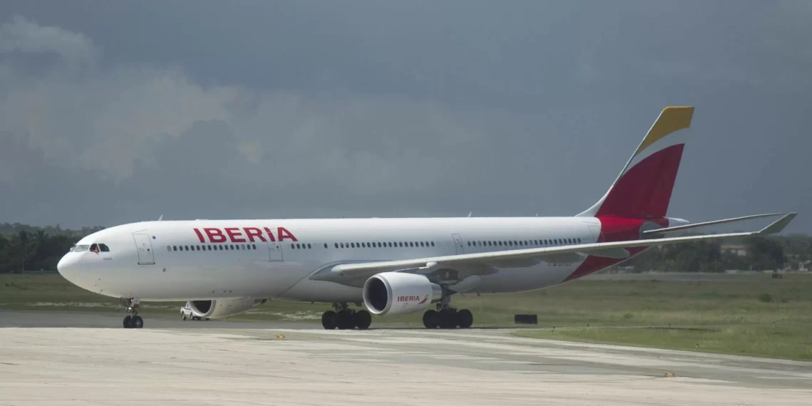 Un técnico de operaciones de Aena es pillado tomando cervezas, lo despiden y la Justicia dicta parecer como despido procedente