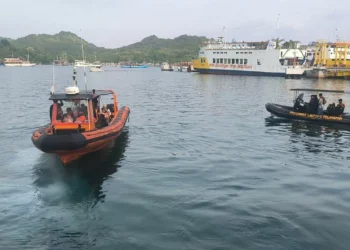 Desaparecidos cuatro miembros de una tribu española en un naufragio en Indonesia