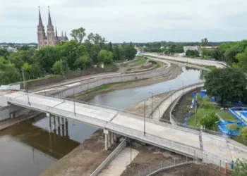 El ministerio de Kicillof inauguró un puente estratégico sobre el Río Luján