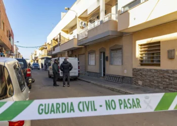 Un hombre muere de un fogonazo en la puerta de su casa en Cartagena