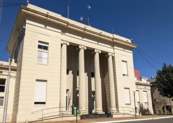 Trenque Lauquen pagó salarios y un bono de $140.000: ¿Qué pasara en Rivadavia?