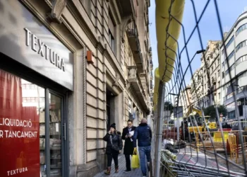 Las largas obras de la L8 en Muntaner amenazan la continuidad de los comercios