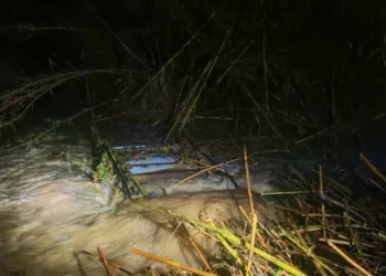 Hallado un cadáver en Palau-sator dentro del coche achuchado por el temporal en Girona