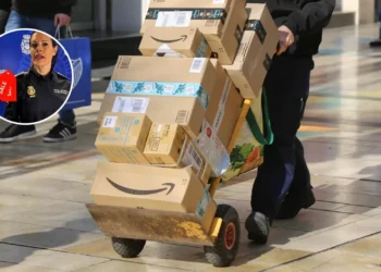 La Policía Nacional advierte sobre espina “campaña de smishing” en las rebajas: “Crees que esperas un paquete, pero en verdad te están esperando a ti”