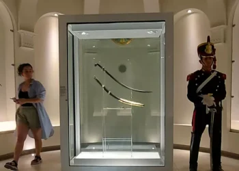 Del Museo al cuartel: El sable corvo de San Martín en medio de los usos políticos del pasado en la época Milei