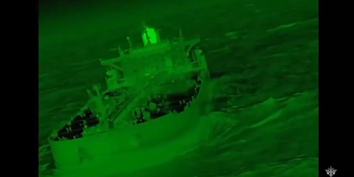 La interceptación del petrolero ‘Grinch’ en el océano de Alborán tras el rastreo británico