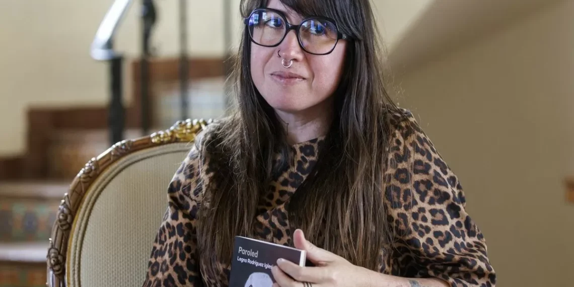 espina inmigrante, un iPod y canciones noventeras: la cubana Legna Rodríguez publica ‘Paroled’