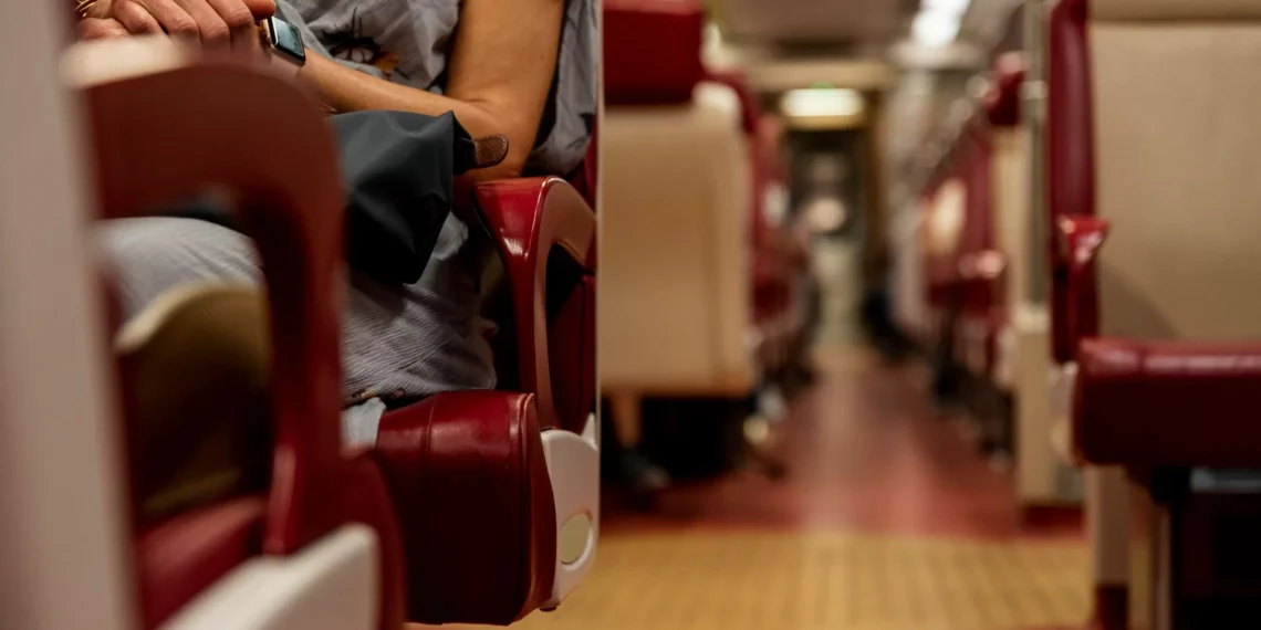 ¿Por qué los trenes no tienen cinturones de seguridad?