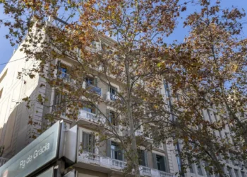 En las entrañas de la cuadrilla de los apartamentos turísticos de lujo ilegales del paseo de Gràcia
