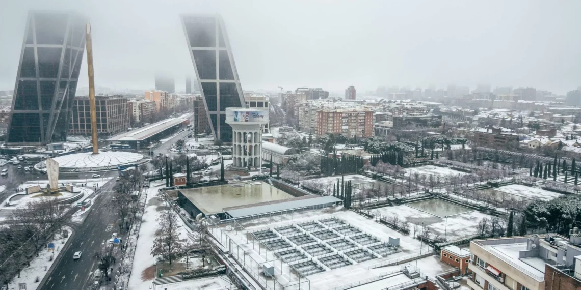 Imágenes de la nevada que ha desidioso la borrasca Kristin en Madrid capital