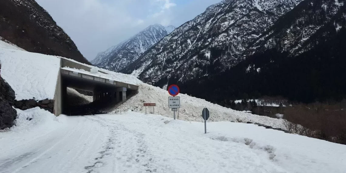 Rescatan el cadáver del montañero atrapado por un alud en el cuenca de Bielsa (Huesca)