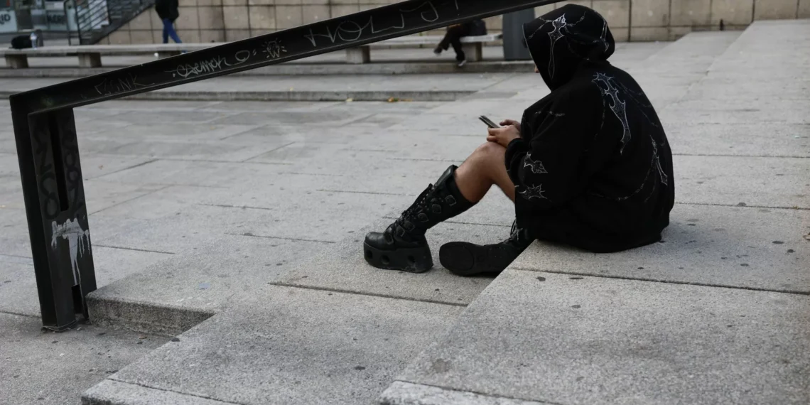 Un estudio con jóvenes constata que a más uso de las redes sociales, mayor asedio