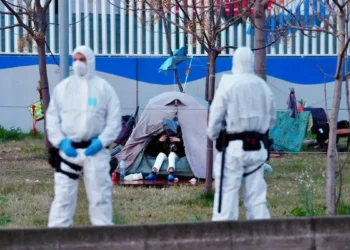 Desalojado el asentamiento más numeroso de Barcelona, en la Zona Franca