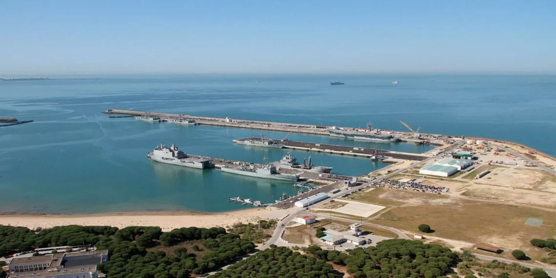 Base de Rota: oferta de trabajo con honorarios de 90.000 euros anuales de Estados Unidos