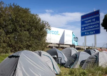 Nueva operación de riego en los asentamientos de tiendas de campaña