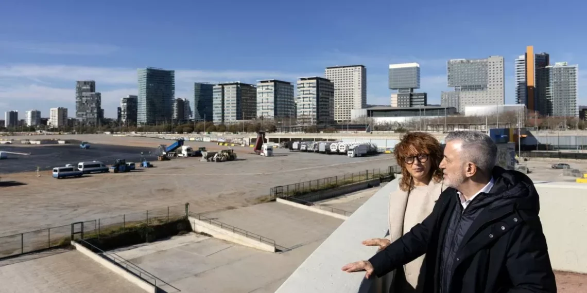 Barcelona desencalla la plataforma marina després de 20 anys de debat