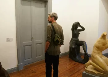 ‘Inercia’: esculturas del Palais de Glace salen de la pega y se muestran en la Manzana de las Luces