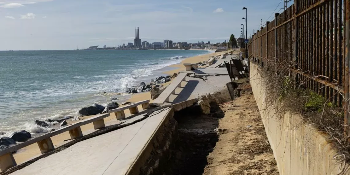 El junta prioriza la protección frente al mar de la línea R1 de Rodalies a corto plazo