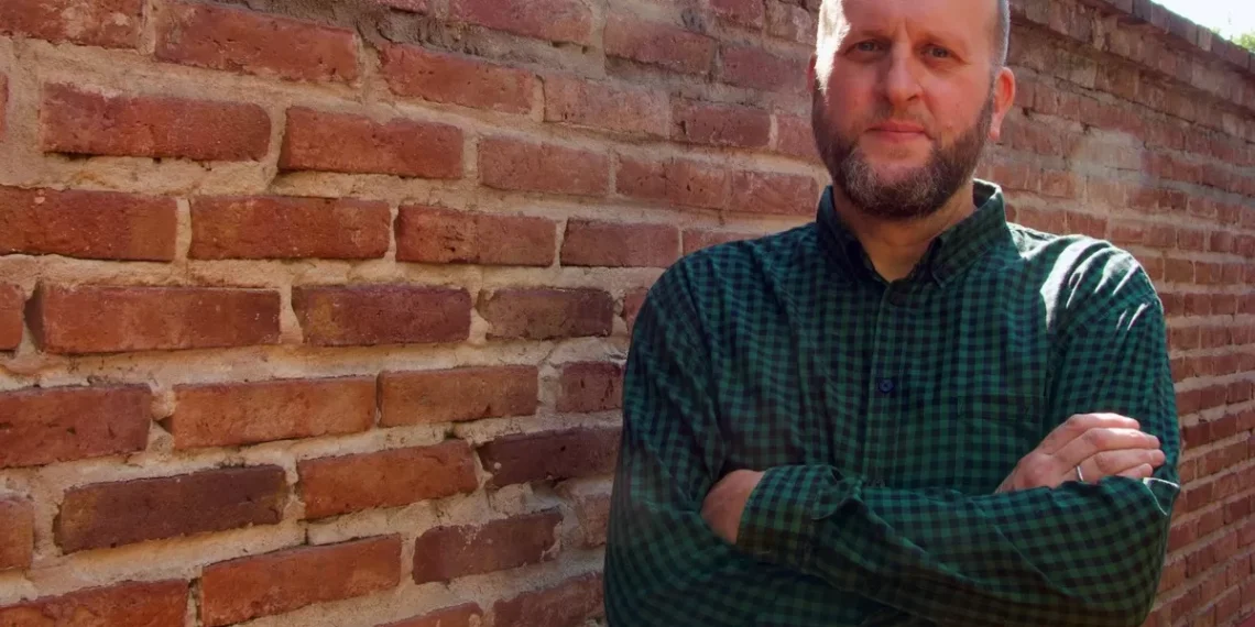 Andres Hax: “Hacer un borrador tan incierto como una editorial, en cualquier coyuntura, es ingenuo”