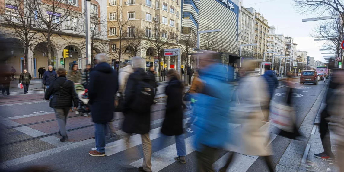 España supera los 49,5 millones de habitantes con más de 10 millones nacidos afuera