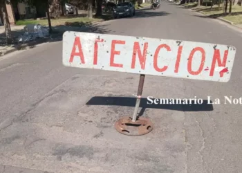 Barrió Post Vía: Calles intransitables y una señalización que es una rechifla para los vecinos