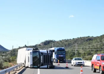 El vendaval irrumpe con realce y limita la actividad en las Terres de l’Ebre y en los Pirineos