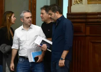 Interna en el gobierno de Kicillof: Bianco se peleó con Larroque y con el ala técnica del gobierno