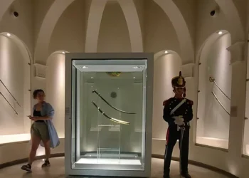 Sable corvo de San Martín: ¿qué dice la cautelar de los herederos de Rosas y qué puede ejecutar la jueza?