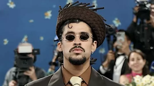 Bad Bunny cenó en Núñez: mini cata de vinos y el postre que lo obligó a pedir “para conducir”